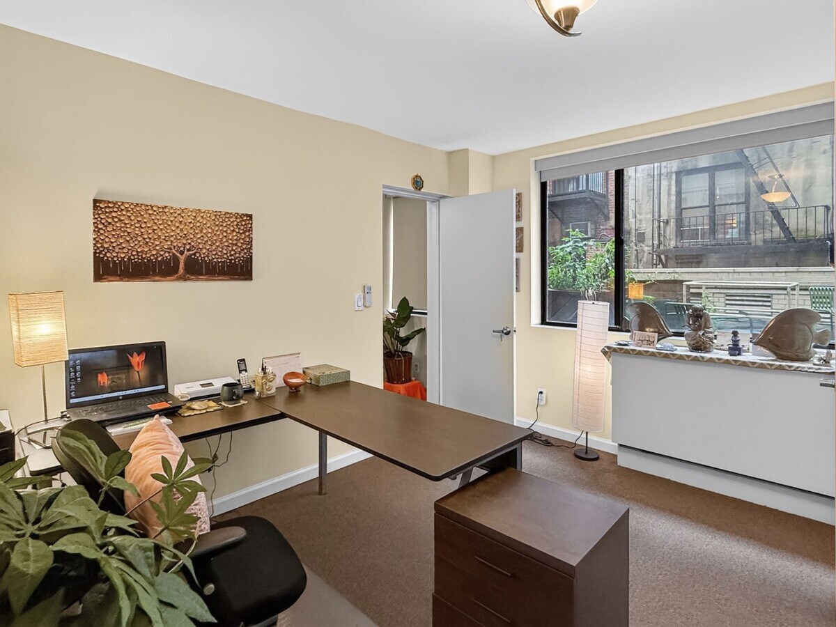 44 E 12th St, New York, NY 10003 - Lot Doctor Office -  - Photo intérieure - Image 2 of 7