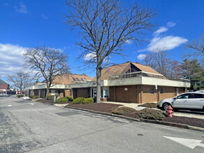 8926 Woodyard Rd, Clinton, MD à louer Photo de l’immeuble– Image 1 sur 5