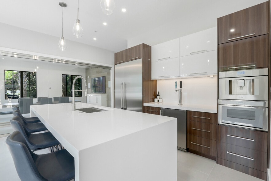 28089 Vanderbilt Dr, Bonita Springs, FL à vendre - Photo intérieure – Image 3 sur 34