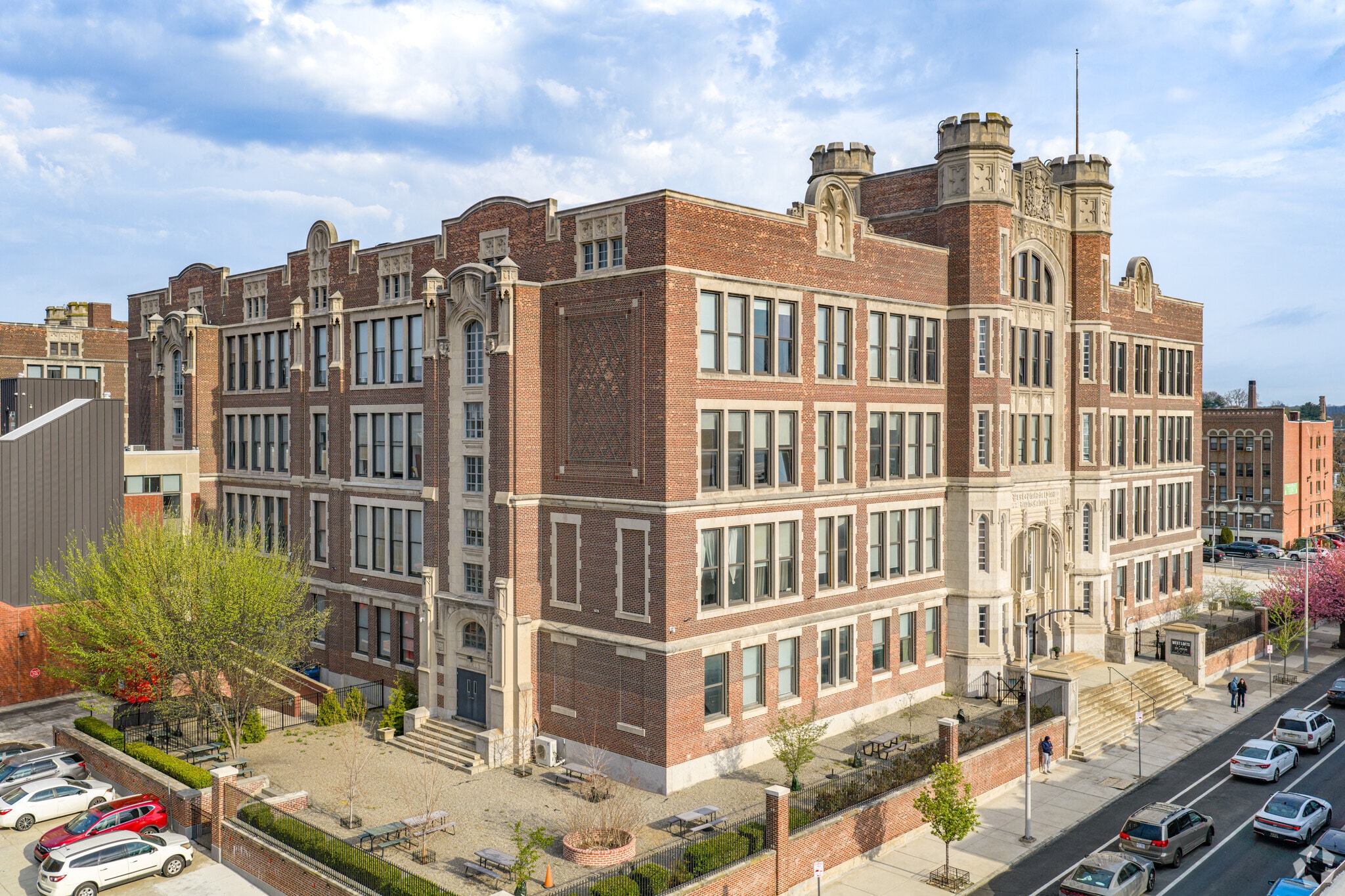 220 S 47th St, Philadelphia, PA à louer Photo principale– Image 1 sur 59