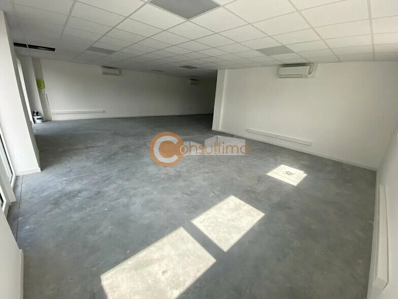 Bureau dans Mios à louer - Photo de l’immeuble – Image 3 sur 8