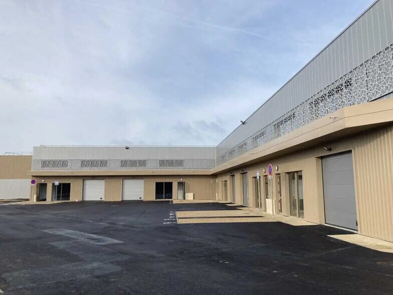 8 Rue Panhard Et Levassor, Marolles-en-Hurepoix à vendre - Photo de l’immeuble – Image 2 sur 11