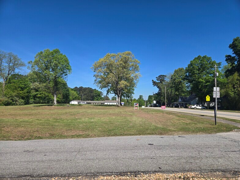 323 Brookwood Ave, Jackson, GA à vendre - Photo de l’immeuble – Image 1 sur 19