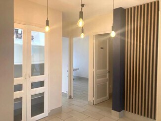 Plus de détails pour 6 Rue Jean Daumas, Cannes - Bureau à louer