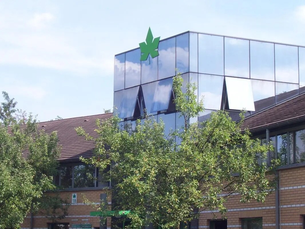 Bureau dans Champs-sur-Marne à louer Photo de l’immeuble– Image 1 sur 8