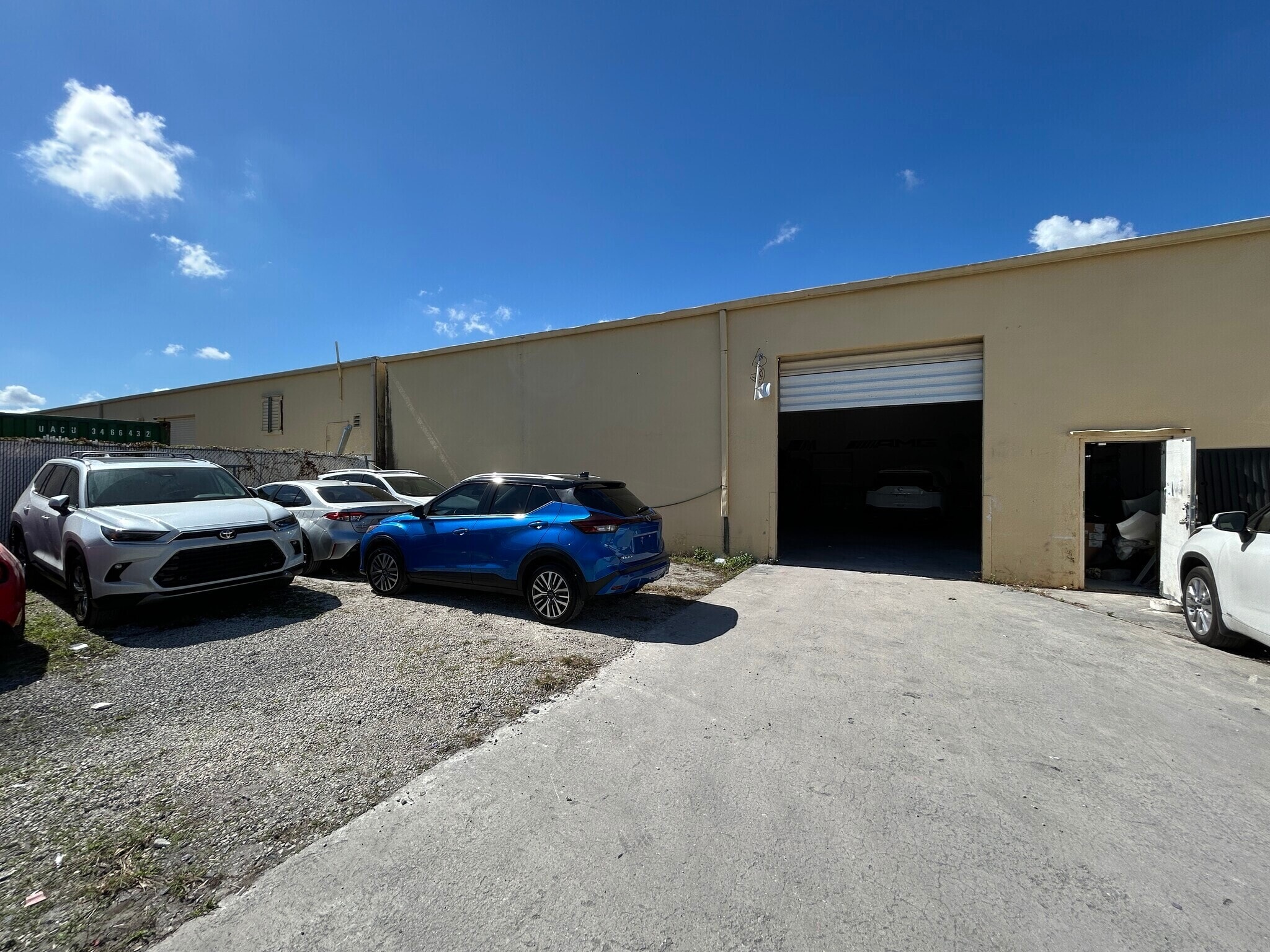 2075 N Powerline Rd, Pompano Beach, FL à louer Photo de l’immeuble– Image 1 sur 3