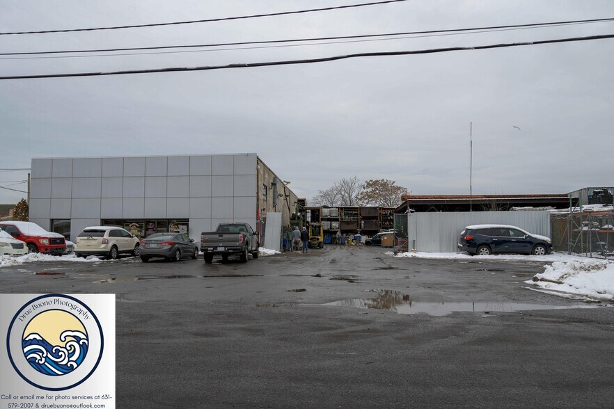 1 Macadam St, Bay Shore, NY à vendre - Photo de l’immeuble – Image 3 sur 22