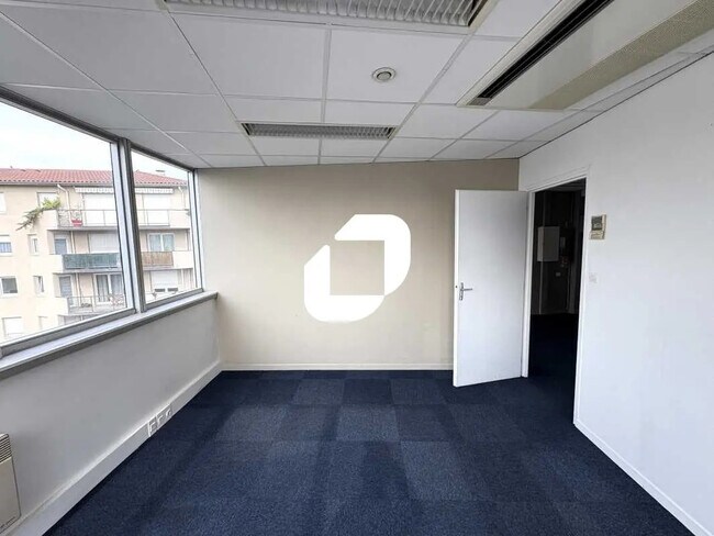 Plus de détails pour Bureau à vendre