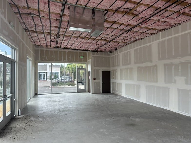 6072 Lincoln Ave, Cypress, CA à louer - Photo intérieure – Image 2 sur 3