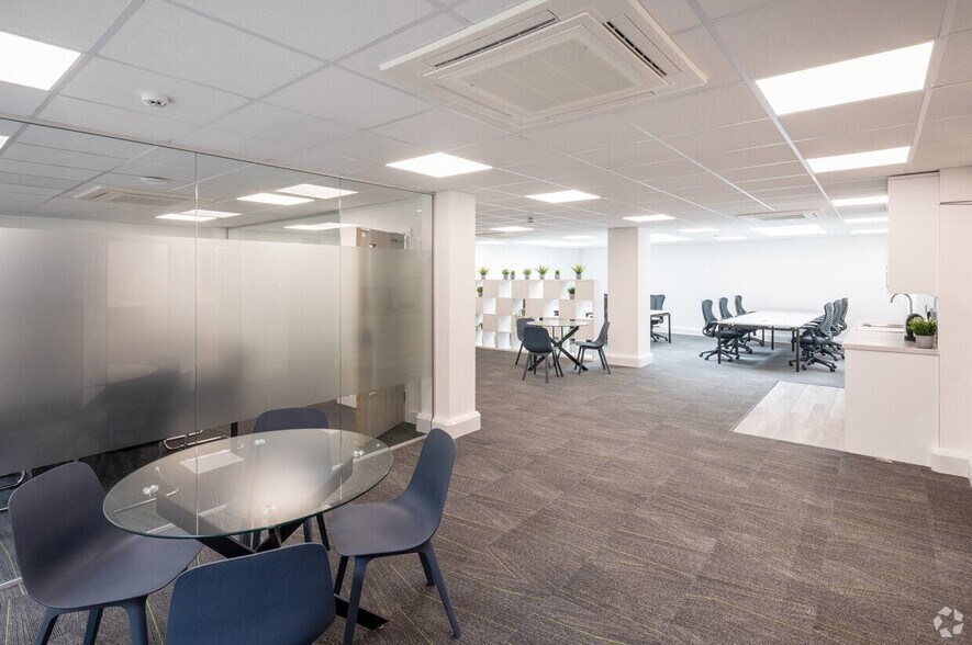 15 Temple St, Aylesbury à louer - Photo de l’immeuble – Image 3 sur 39