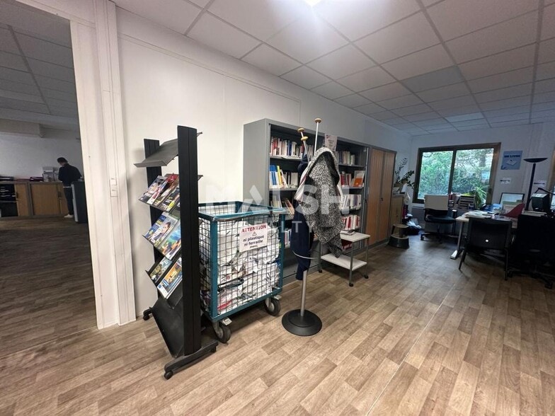 Local commercial dans Lyon à louer - Photo de l’immeuble – Image 3 sur 9