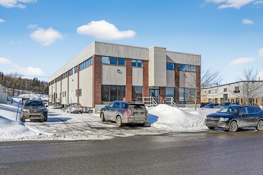 650 Rue Graham-Bell, Québec, QC à vendre - Photo de l’immeuble – Image 3 sur 10