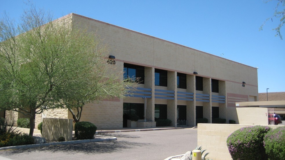 420 S Smith Rd, Tempe, AZ à vendre - Photo de l’immeuble – Image 2 sur 14