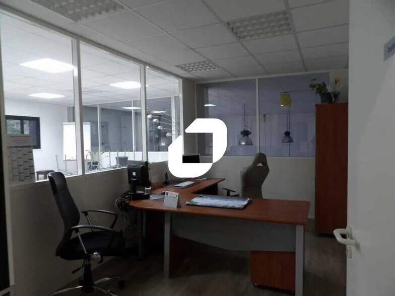 Bureau dans Mantes-la-Ville à louer - Photo intérieure – Image 3 sur 4