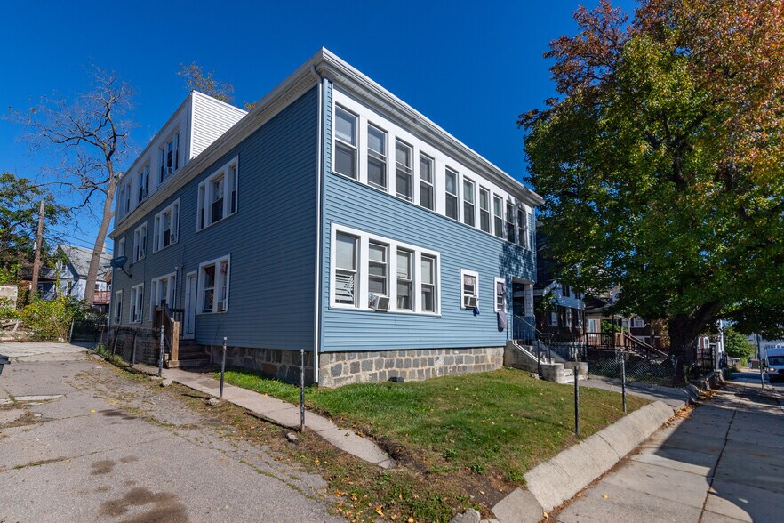 35 Bradshaw St, Dorchester, MA à vendre - Photo de l’immeuble – Image 2 sur 32