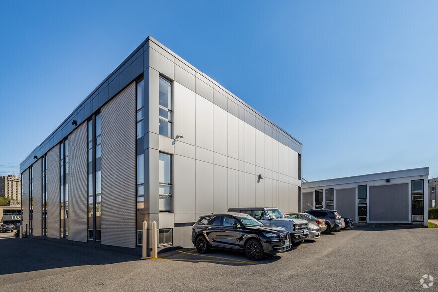 1785 Woodward Dr, Ottawa, ON à louer - Photo de l’immeuble – Image 2 sur 2