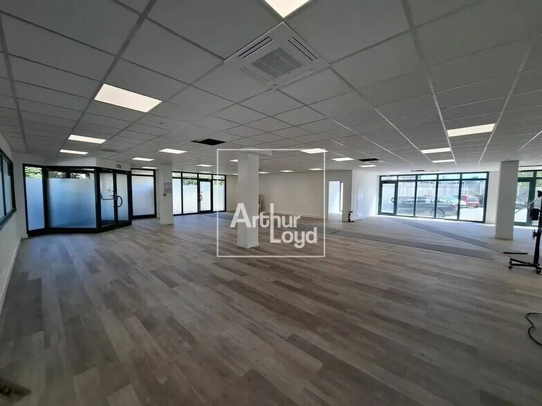 Bureau dans Melun à louer - Photo de l’immeuble – Image 2 sur 21