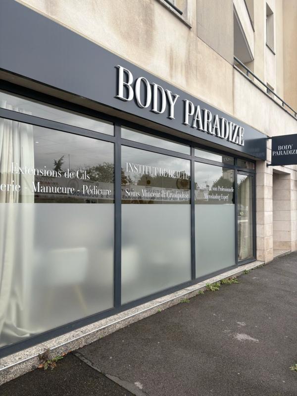 Plus de détails pour Local commercial à louer