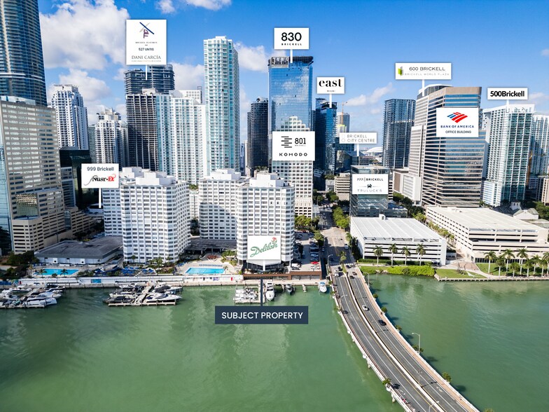 801 Brickell Bay Dr, Miami, FL à vendre - Photo de l’immeuble – Image 2 sur 16