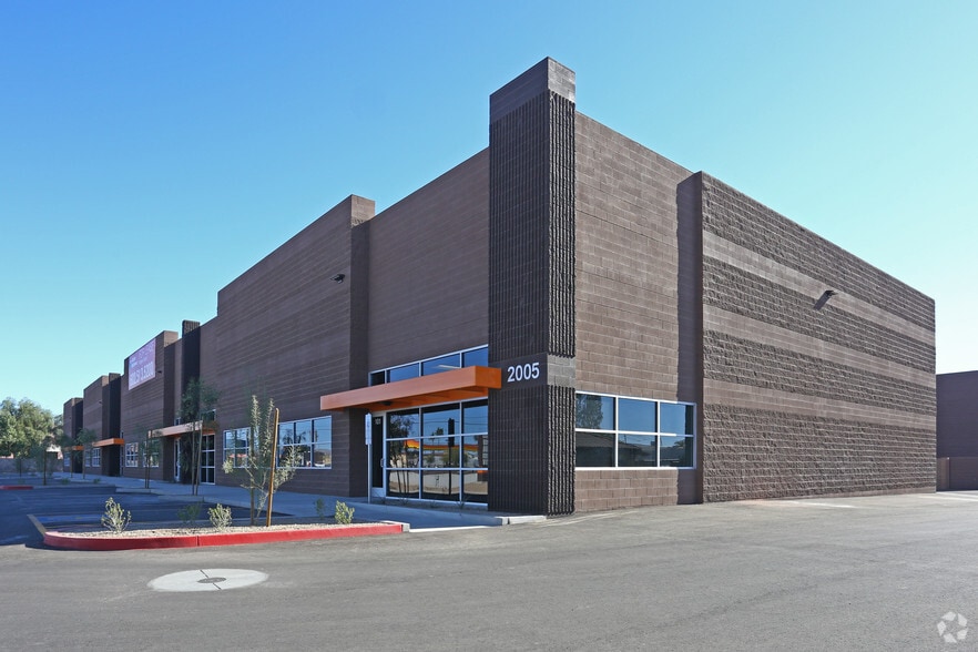 2025 W Deer Valley Rd, Phoenix, AZ à louer - Photo principale – Image 2 sur 4