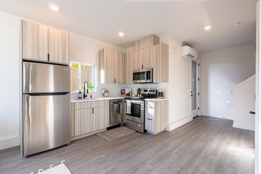 7560 N Emerald Ave, Portland, OR à vendre - Photo intérieure – Image 3 sur 10