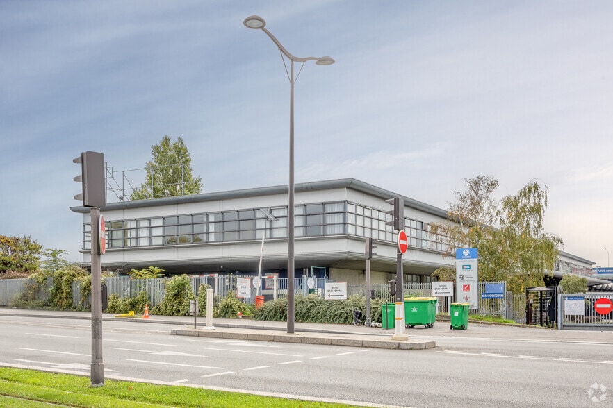 20 Boulevard Poniatowski, Paris à louer - Photo de l’immeuble – Image 3 sur 3