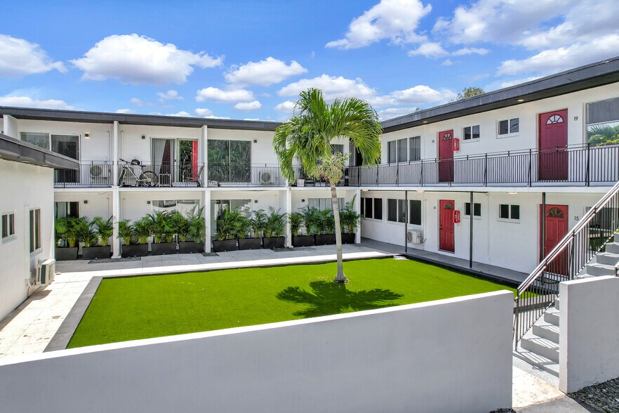 14280 NE 6th Ave, North Miami, FL à vendre - Photo de l’immeuble – Image 2 sur 26