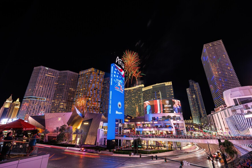 3716 Las Vegas Blvd S, Las Vegas, NV à louer - Photo de l’immeuble – Image 1 sur 17