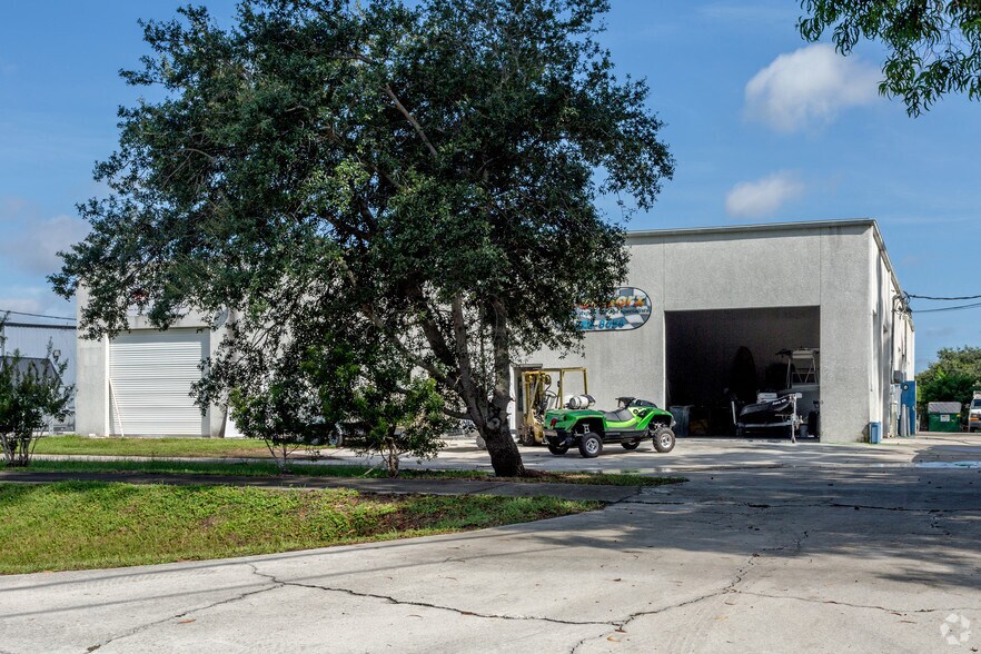 3081 SE Dominica Ter, Stuart, FL à louer - Photo de l’immeuble – Image 1 sur 35