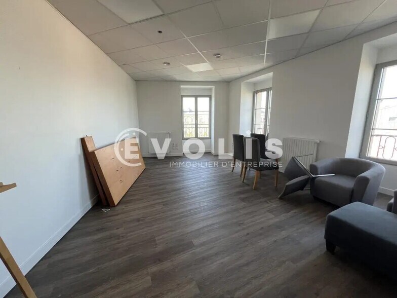 Bureau dans Le Raincy à louer - Photo de l’immeuble – Image 2 sur 10