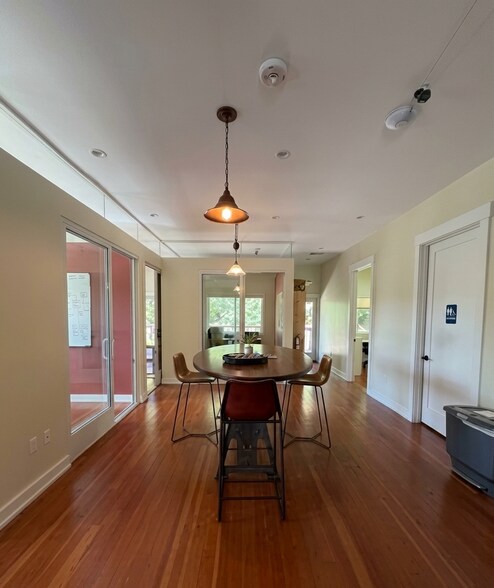 292 Red Hill Ave, San Anselmo, CA à louer - Photo intérieure – Image 2 sur 8
