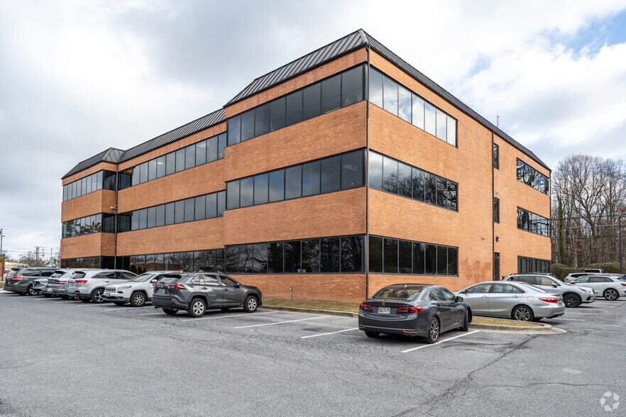 516 N Rolling Rd, Catonsville, MD à louer - Photo de l’immeuble – Image 2 sur 3