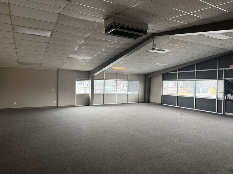 235 Nucleus Ave, Columbia Falls, MT à louer - Photo de l’immeuble – Image 3 sur 5