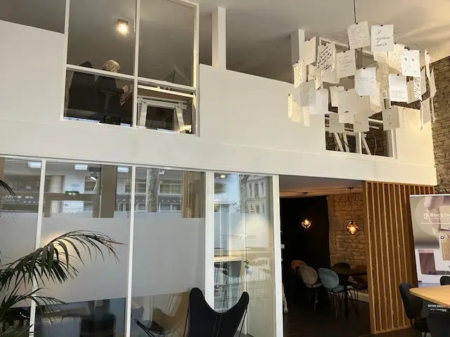 Local commercial dans Lyon à louer - Photo de l’immeuble – Image 2 sur 24