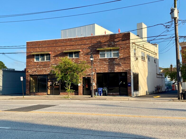 4230-4236 Merrick Rd, Massapequa, NY à vendre - Photo de l’immeuble – Image 2 sur 36