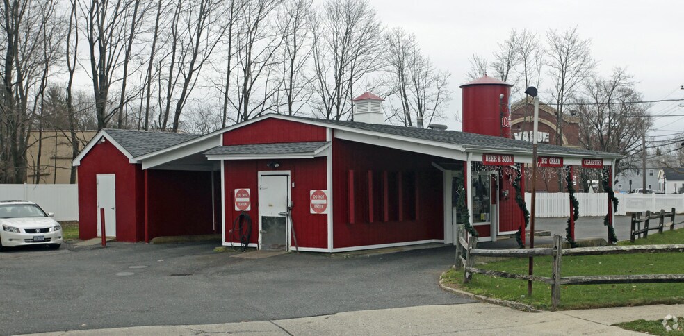 100 Broadway, Greenlawn, NY à vendre - Photo de l’immeuble – Image 1 sur 1