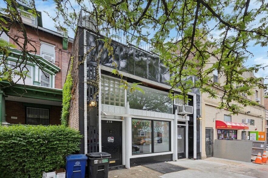 218 S 45th St, Philadelphia, PA à vendre - Photo de l’immeuble – Image 1 sur 9