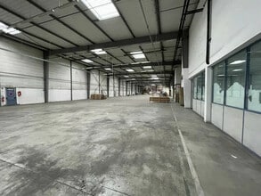 Local d’activités dans La Courneuve à louer Photo intérieure– Image 1 sur 6