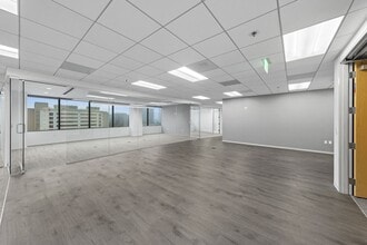 9255 Towne Centre Dr, San Diego, CA à louer Photo intérieure– Image 2 sur 11