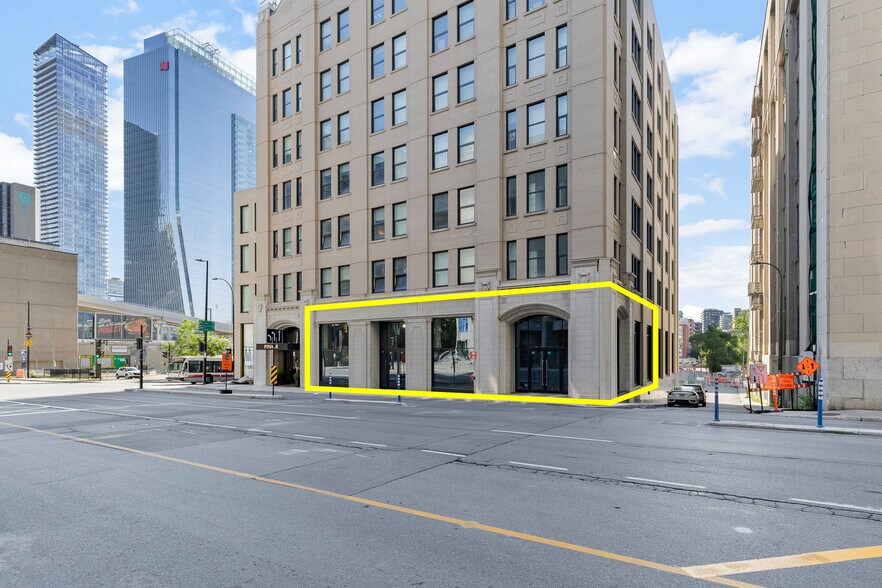 950 Rue Saint-Antoine O, Montréal, QC à louer - Photo de l’immeuble – Image 3 sur 11