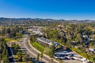 5959 Topanga Canyon Blvd, Woodland Hills, CA - VUE AÉRIENNE  vue de carte