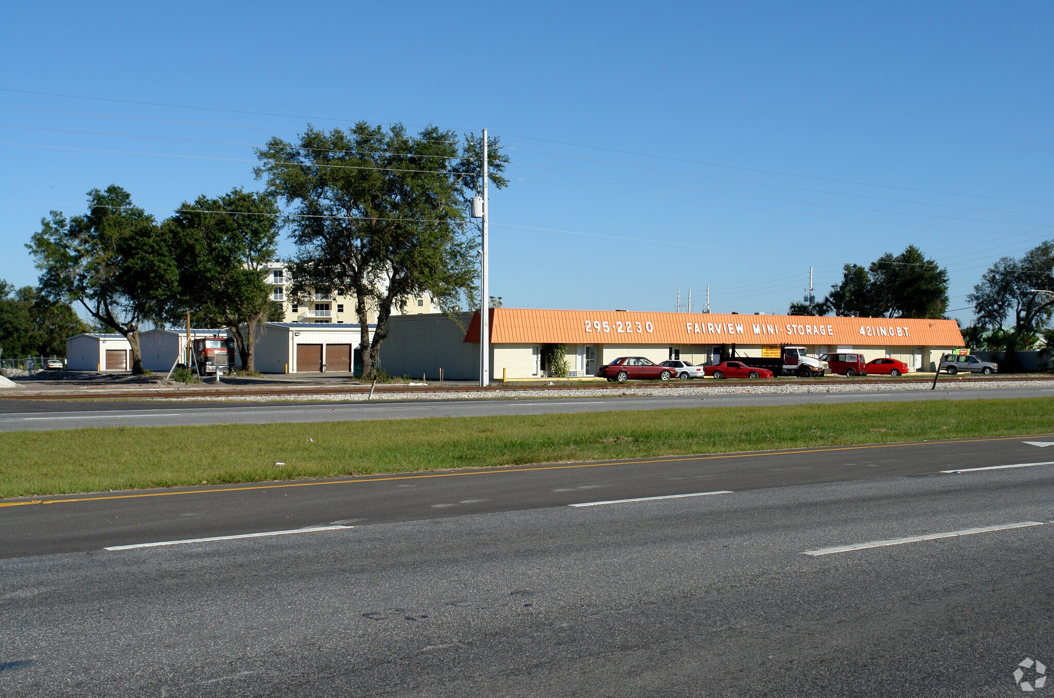 4211 N Orange Blossom Trl, Orlando, FL à louer Photo principale– Image 1 sur 6