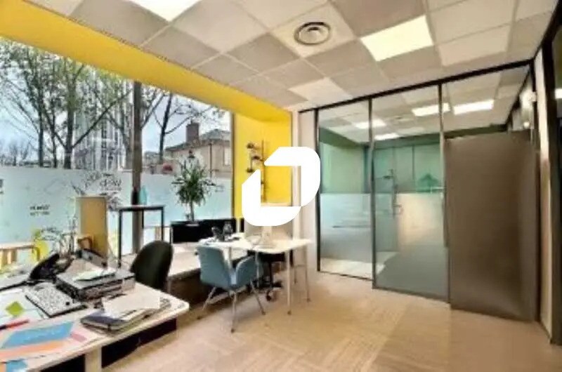 Bureau dans Paris à louer - Photo de l’immeuble – Image 2 sur 5