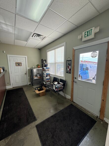 1412 W Kirkwood Ave, Bloomington, IN à vendre - Photo de l’immeuble – Image 2 sur 22