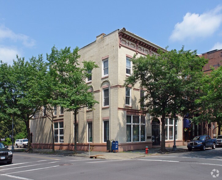 17 1st St, Troy, NY à louer - Photo principale – Image 1 sur 6