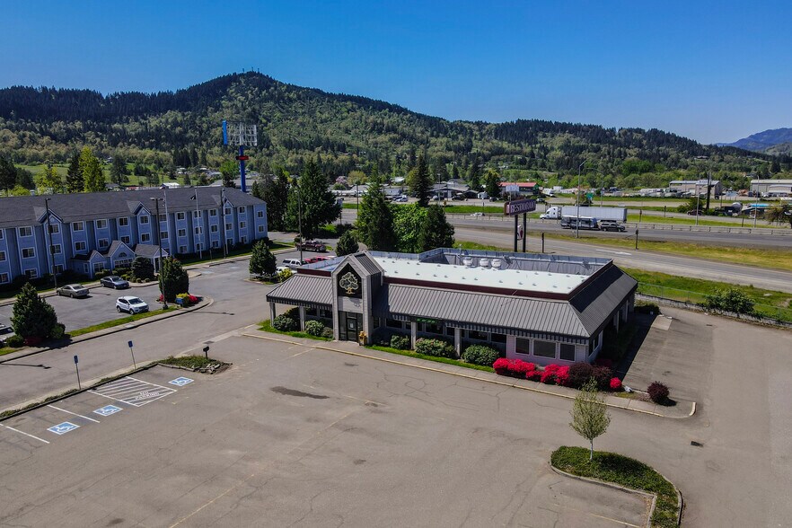 125 Ponderosa Dr, Sutherlin, OR à vendre - Photo de l’immeuble – Image 2 sur 19