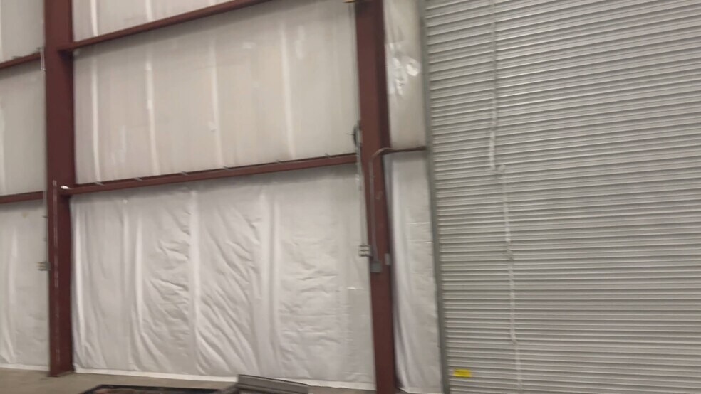 351 Production Blvd, Naples, FL à louer - Vidéo sur l’annonce professionnelle – Image 3 sur 8