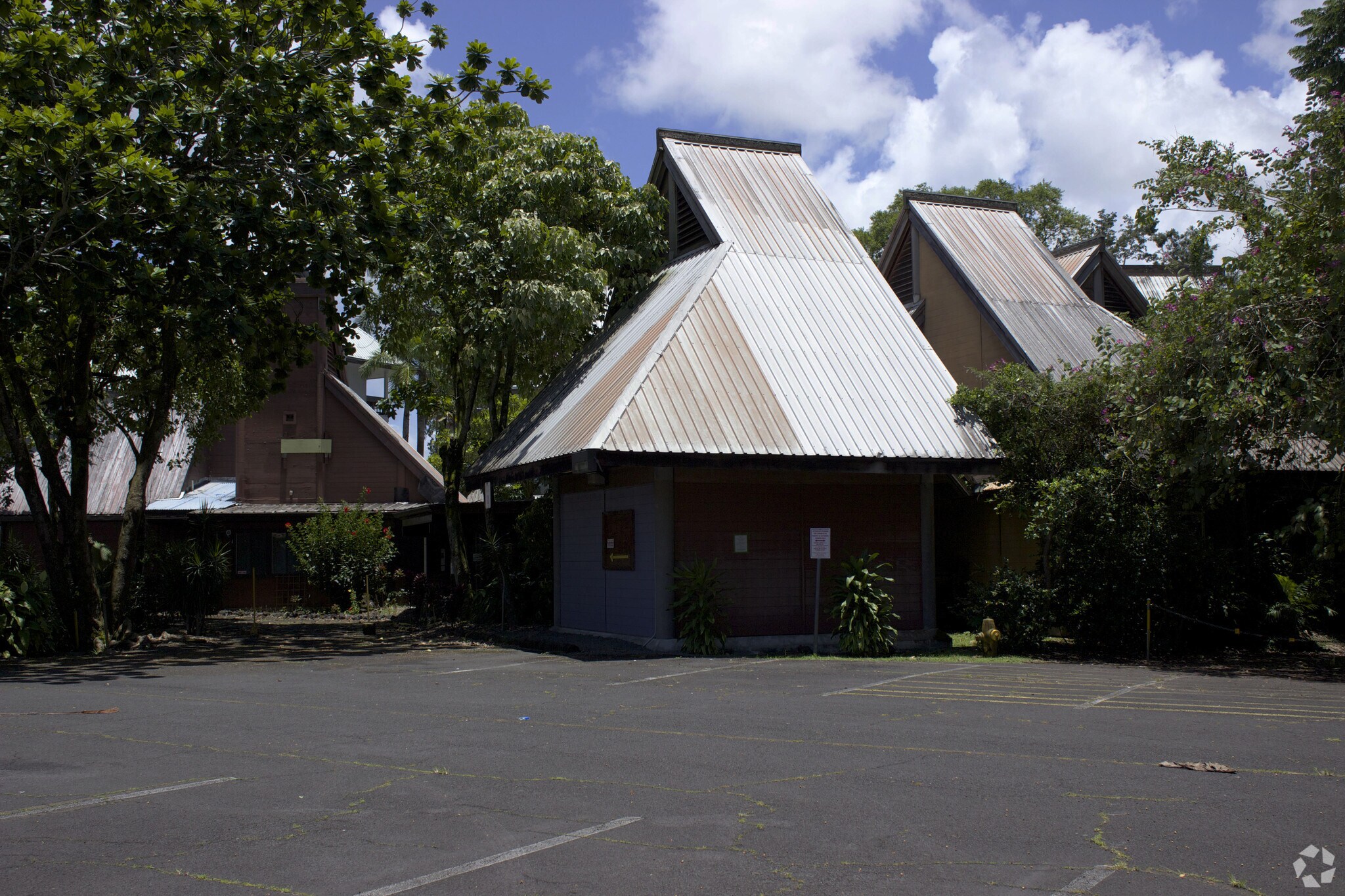 400 Hualani St, Hilo, HI à louer Photo principale– Image 1 sur 6