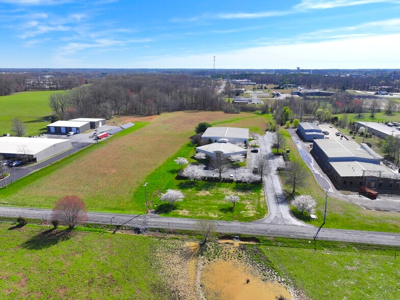 3145 Pleasant Grove Rd, White House, TN à louer - Photo de l’immeuble – Image 1 sur 8