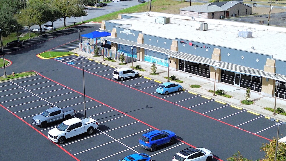 1221 S 10th St, Weslaco, TX à louer - Photo de l’immeuble – Image 2 sur 13